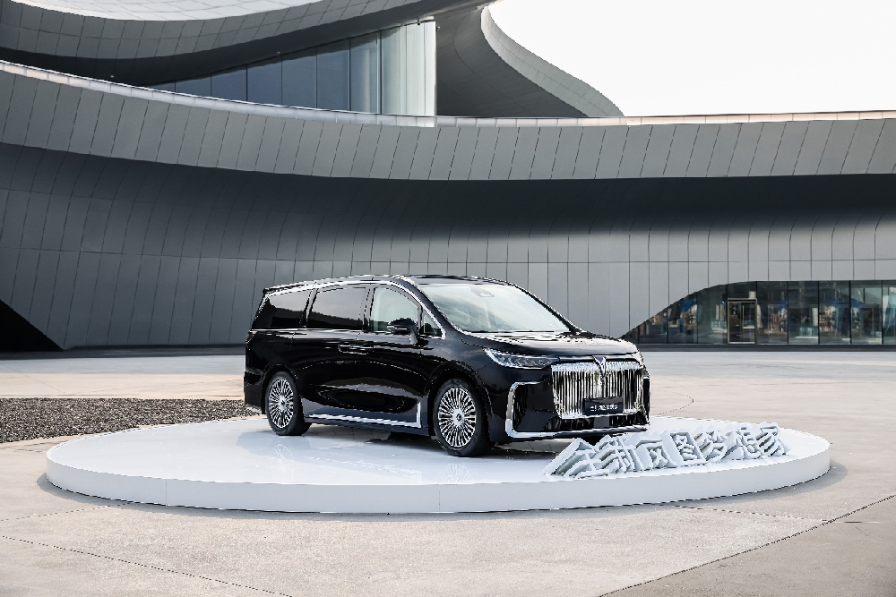 媒体管家: 卢放:MPV市场有很大潜力 岚图一定会留在“牌桌”上