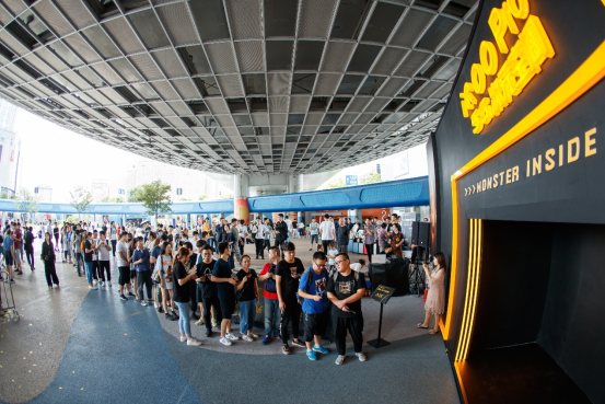 iQOO Pro线下首销遭疯狂抢购背后：5G终端普及化现象初现