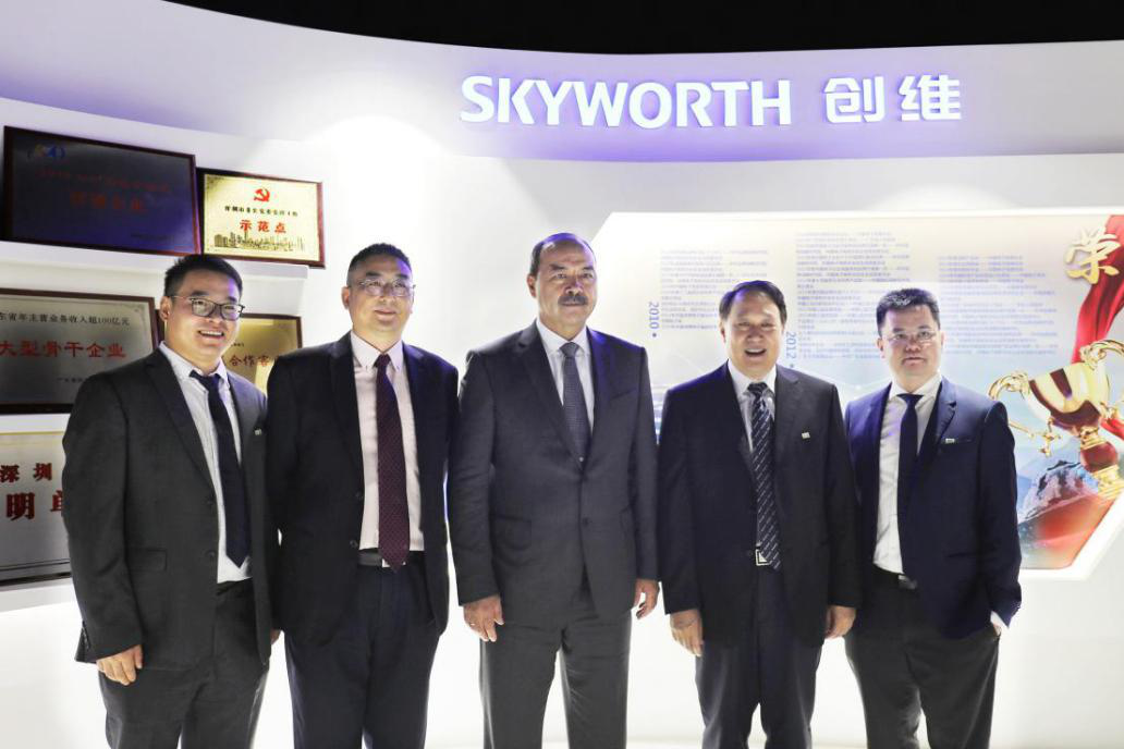 感受中国科技，乌兹别克斯坦总理点赞创维