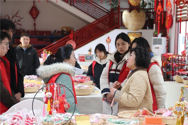 江苏师范大学历史文化与旅游学院“生态蝶变”实践团马庄之行:探寻绿色记忆,描绘绿水青山(图5) 江苏师范大学历史文化与旅游学院“生态蝶变”实践团马庄之行:探寻绿色记忆,描绘绿水青山(图5)