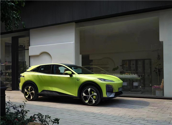 年轻人第一辆后驱SUV 长安深蓝S7下线：16.99万元起