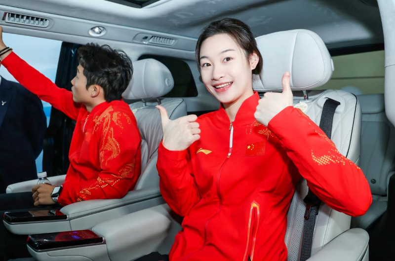 媒体管家: 用“冠军”品质致敬奥运冠军 岚图向王宗源、昌雅妮交付全新岚图梦想家(图5) 媒体管家: 用“冠军”品质致敬奥运冠军 岚图向王宗源、昌雅妮交付全新岚图梦想家(图5)