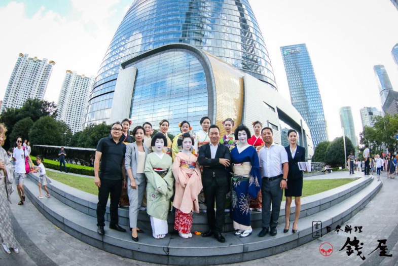 周家豪:进击世界主流社会的顶级餐桌(图2) 周家豪:进击世界主流社会的顶级餐桌(图2)