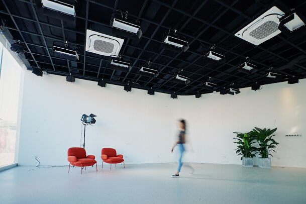 国内首家可围观互动演播室落地华熙LIVE 打造全新场景文化(图2)