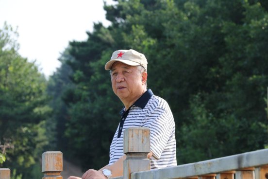 “乳业教父”郑俊怀隐身林海雪原,夯实红星乳业品质根基(图1) “乳业教父”郑俊怀隐身林海雪原,夯实红星乳业品质根基(图1)