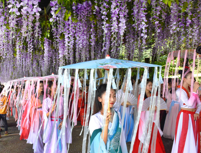 东莞观音山八月上演“浪漫大戏”,吸引众多爱侣打卡(图2) 东莞观音山八月上演“浪漫大戏”,吸引众多爱侣打卡(图2)