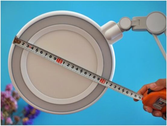 孩视宝：全光谱护眼台灯给孩子创造自然光阅读环境(图2)