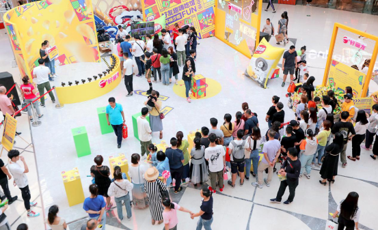 “好友趣嗨吃馆”亮相哈尔滨，引爆初秋薯片市场(图1)