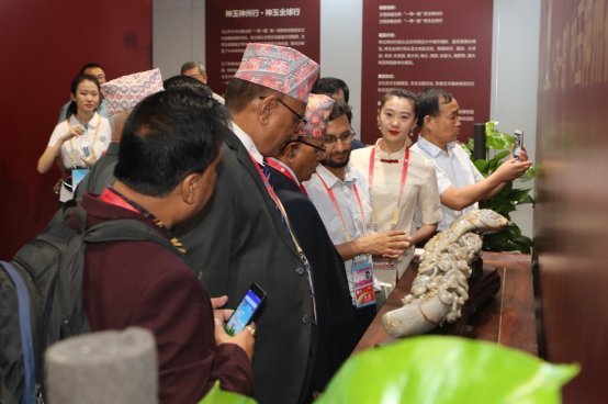 神玉艺术馆“文明承载世界一带一路神玉神州行敦煌展”轰动丝路万众热捧(图5)