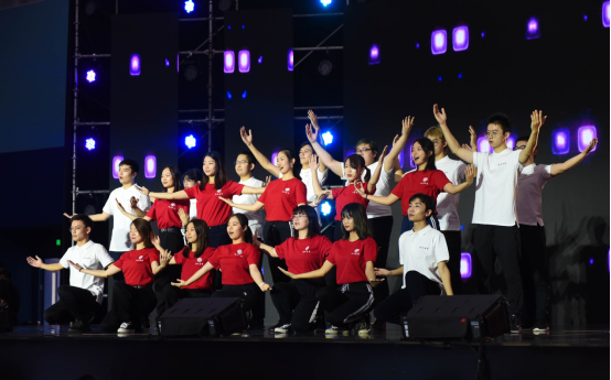 时代强音致敬北大医学 虎牙直播《真正的歌手》校园巡演首场开唱(图1) 时代强音致敬北大医学 虎牙直播《真正的歌手》校园巡演首场开唱(图1)