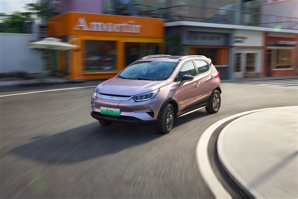 杀疯了！比亚迪新款元Pro上市：9.58万起 比预售价低4000(图2)