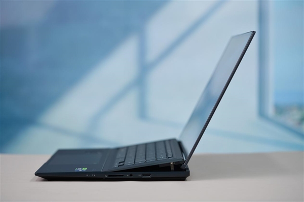 CPU、内存合二为一！华硕灵耀X Ultra图赏(图8)