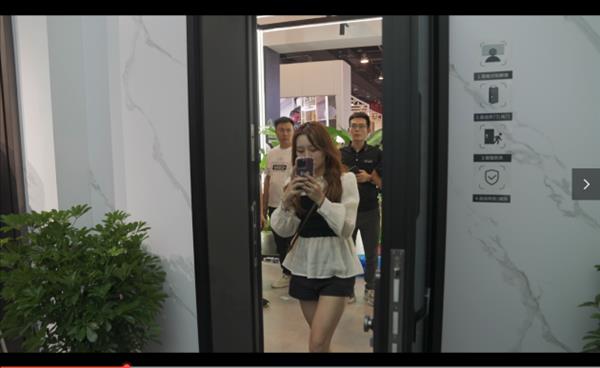 门博会首日聚焦全场!王力重磅新品发布、百万级网红打卡、主流媒体报道,火爆出圈!(图11) 门博会首日聚焦全场!王力重磅新品发布、百万级网红打卡、主流媒体报道,火爆出圈!(图11)