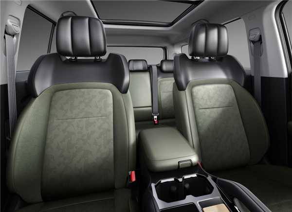 又一款方盒子电动车 奇瑞iCar 03官图发布：自带小书包(图6)