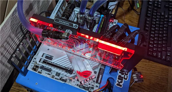 AMD显卡性能终于追上RTX 4090 代价是恐怖700W功耗(图1) AMD显卡性能终于追上RTX 4090 代价是恐怖700W功耗(图1)