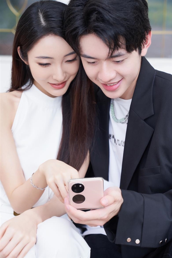 男友/女友一起换机!今年520送华为Pocket S小折叠“泰裤辣”(图6) 男友/女友一起换机!今年520送华为Pocket S小折叠“泰裤辣”(图6)
